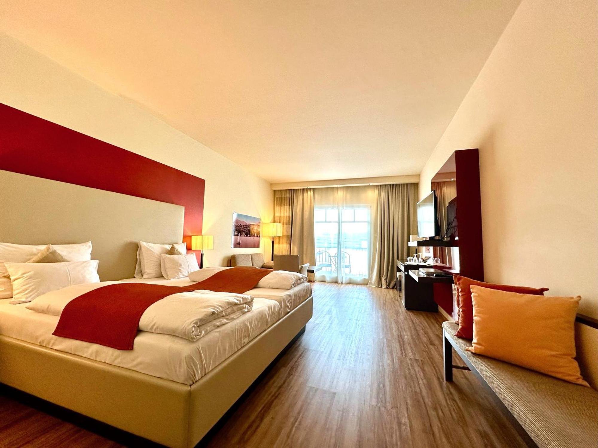 Hotel Casinohotel Velden 4*